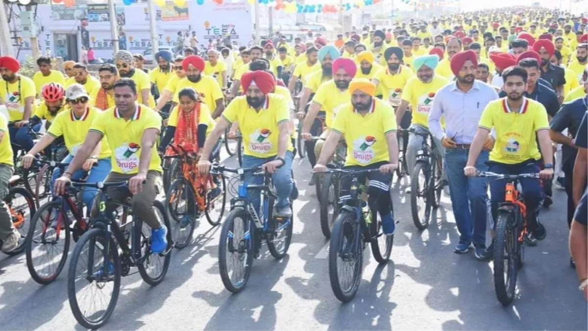संगरूर में नशे के खिलाफ मुख्यमंत्री भगवंत मान ने निकाली साइकिल रैली, नौजवानों को नशे का त्याग करने का दिया संदेश